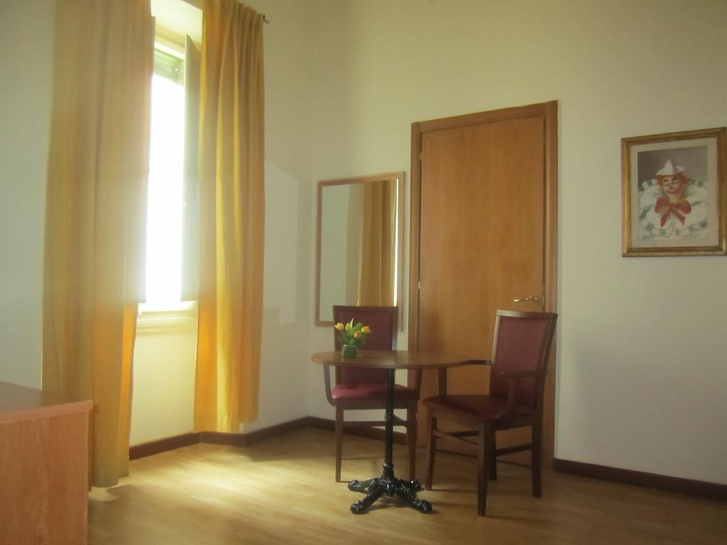 Hotel Savonarola Florencia Habitación foto