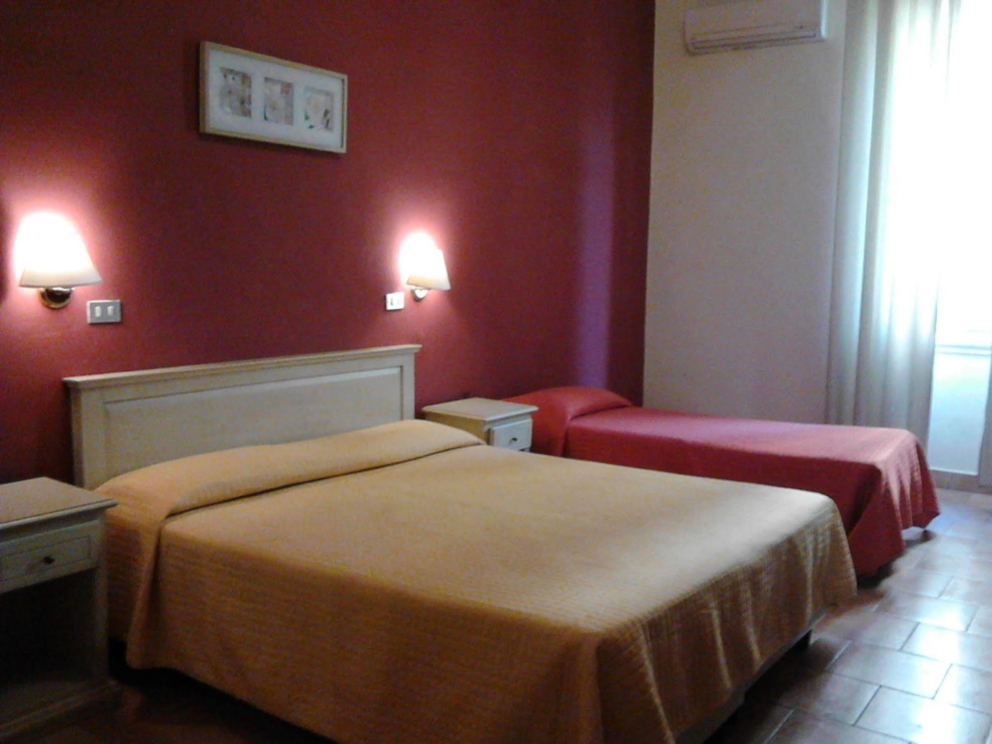 Hotel Savonarola Florencia Exterior foto