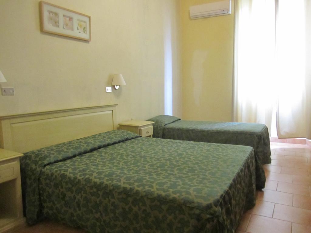 Hotel Savonarola Florencia Habitación foto
